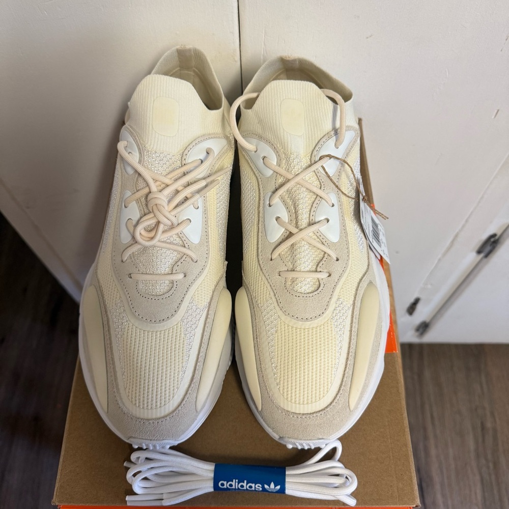 Men’s Adidas Ivy Park Ozweego Knitted size 13 new in the box